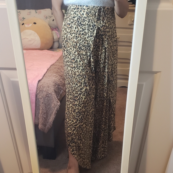 Leopard 🐆 Print Culotte/Long Skirt Style Pants - Picture 4 of 8